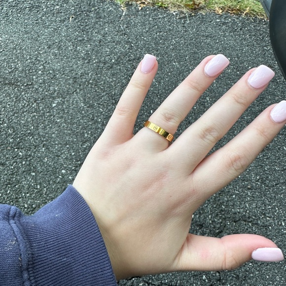 Love ring - Picture 1 of 6